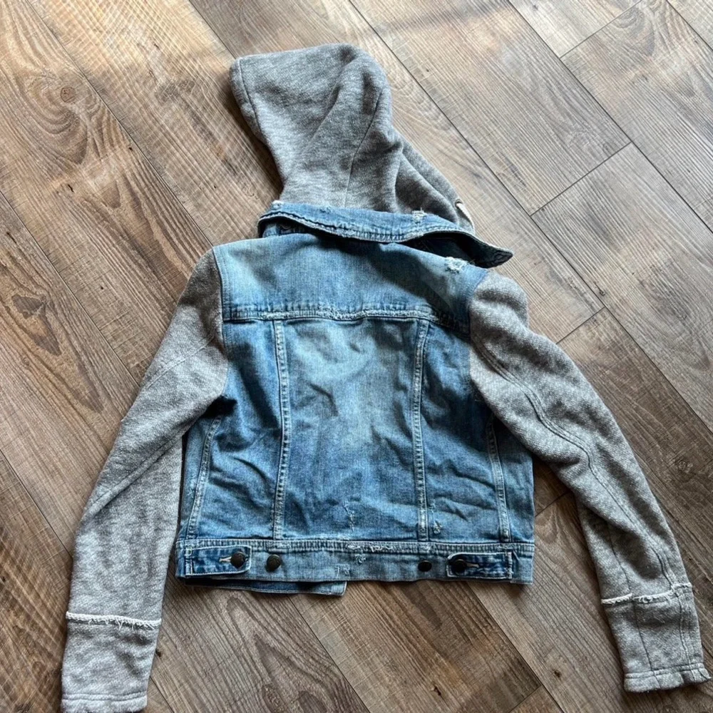 Free People Light Blue Denim Jacket with Gray Hoodie Sleeves - Picture 5 of 5